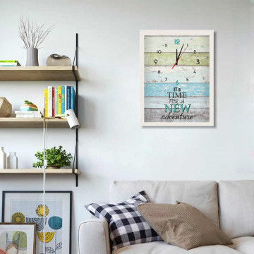 Часы настенные в бежевой раме 23