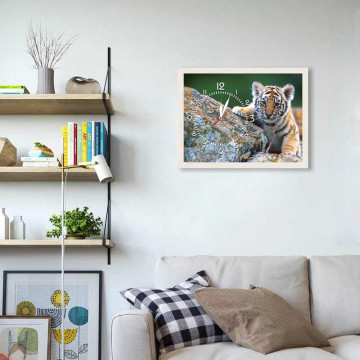 Часы настенные в бежевой раме 17