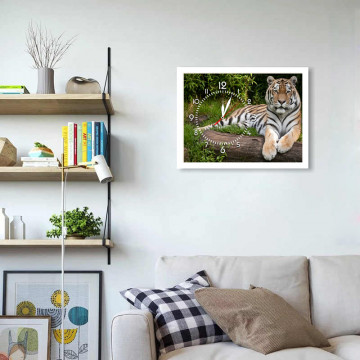 Часы настенные в белой раме 11