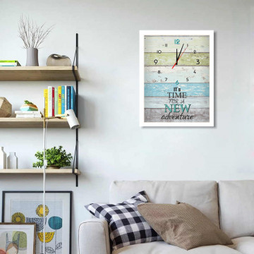 Часы настенные  в белой раме 13